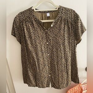 Old Navy animal print short sleeve blouse, size L